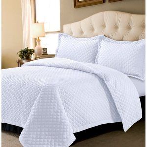 3-Piece Brisbane Oversized Diamond Quilt Set - White - Size: Queen